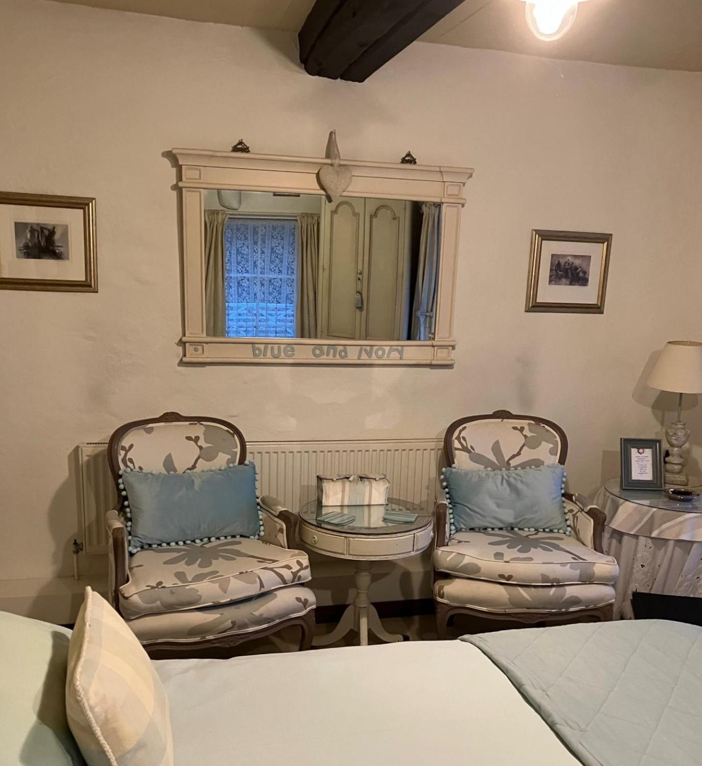 مورفا نيفين Yr Hen Felin - The Old Mill B&B الغرفة الصورة