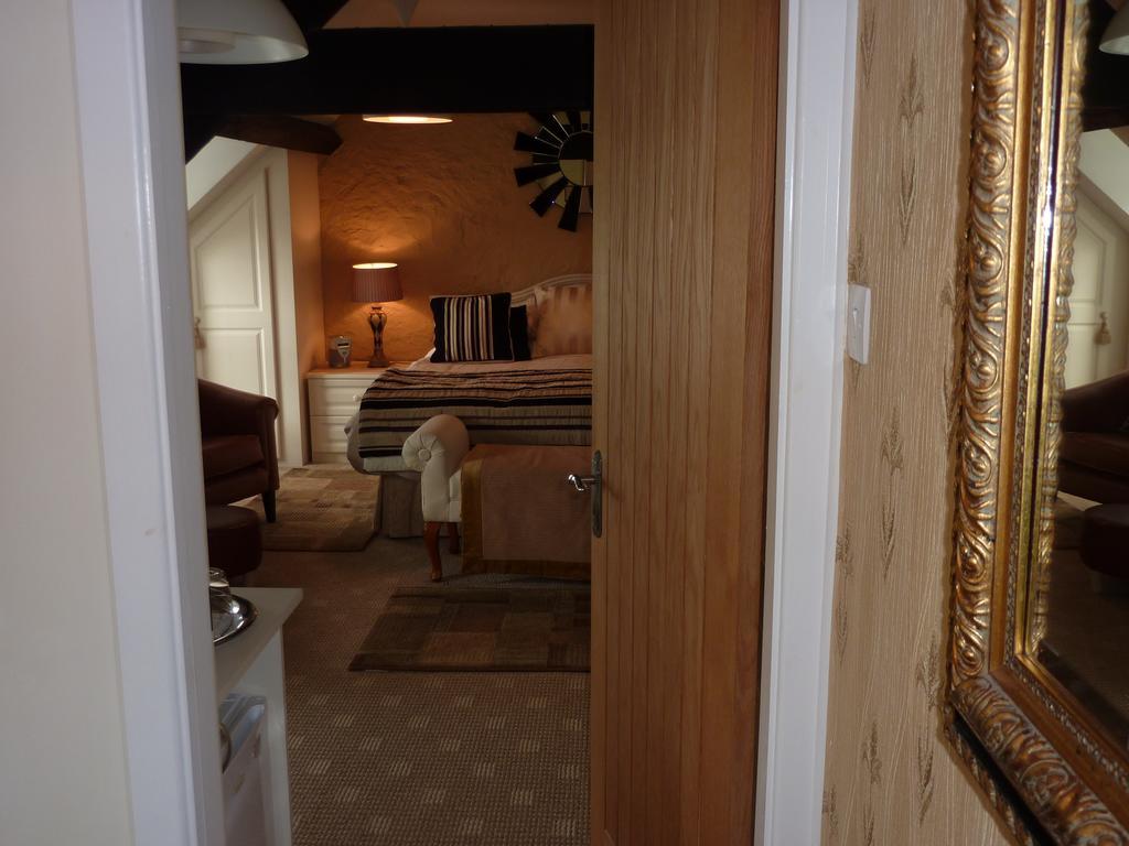 مورفا نيفين Yr Hen Felin - The Old Mill B&B الغرفة الصورة